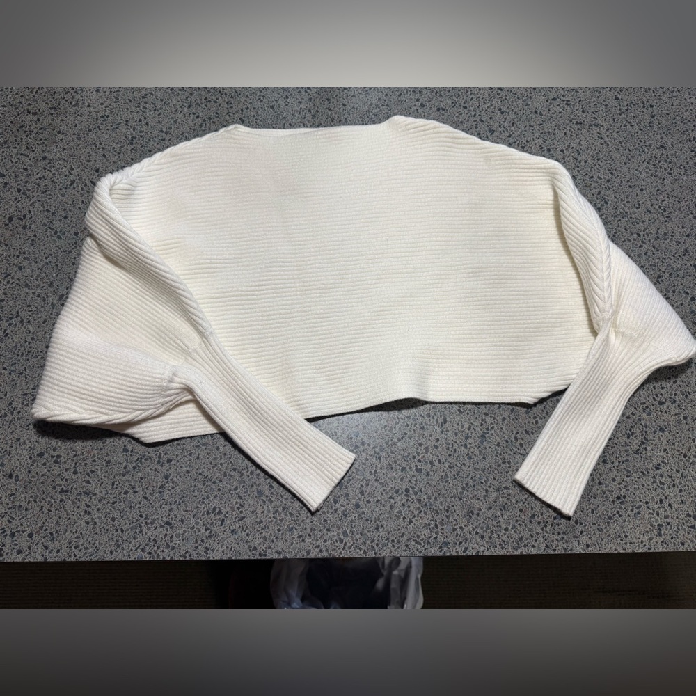 sweater - Picture 6 of 8